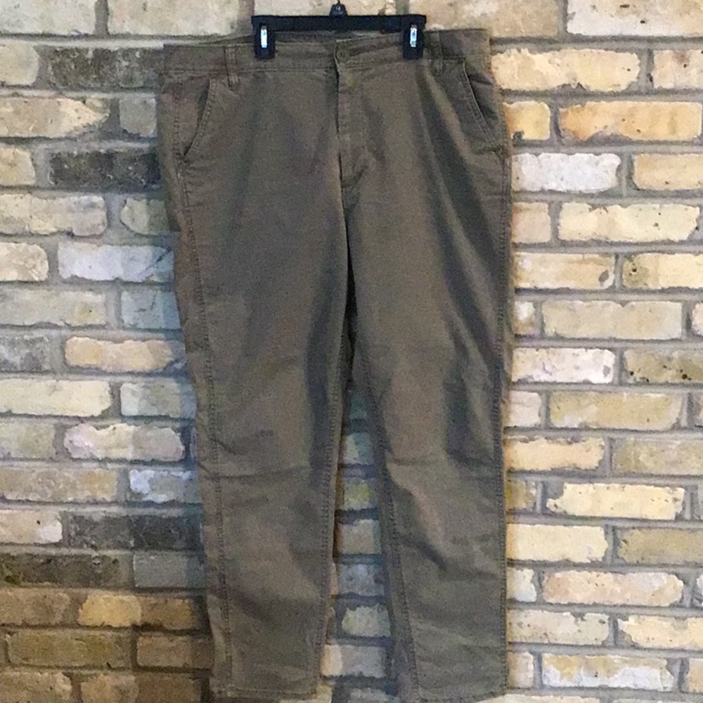 Straight leg Chino